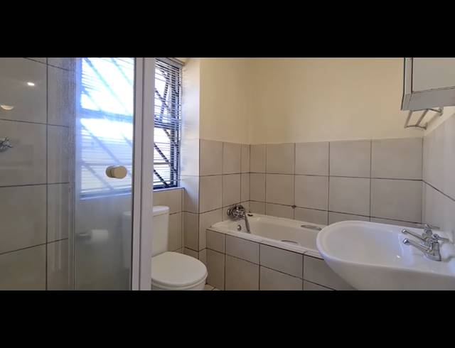 2 BEDROOM APARTMENT TO LET IN BURGUNDY ESTATE